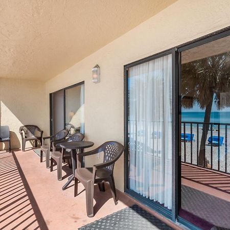 104 Las Brisas Condo St. Pete Beach Extérieur photo