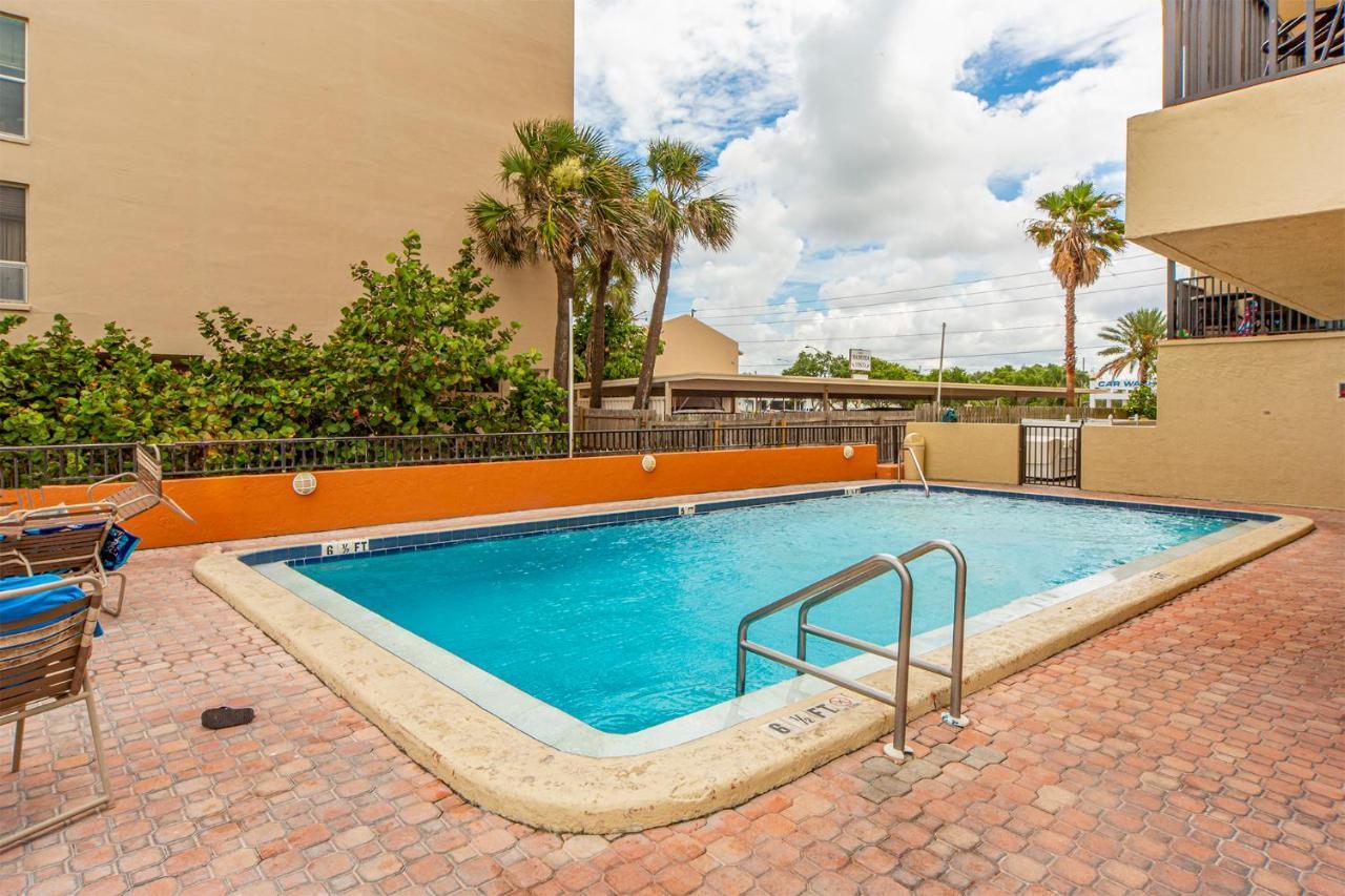 104 Las Brisas Condo St. Pete Beach Extérieur photo